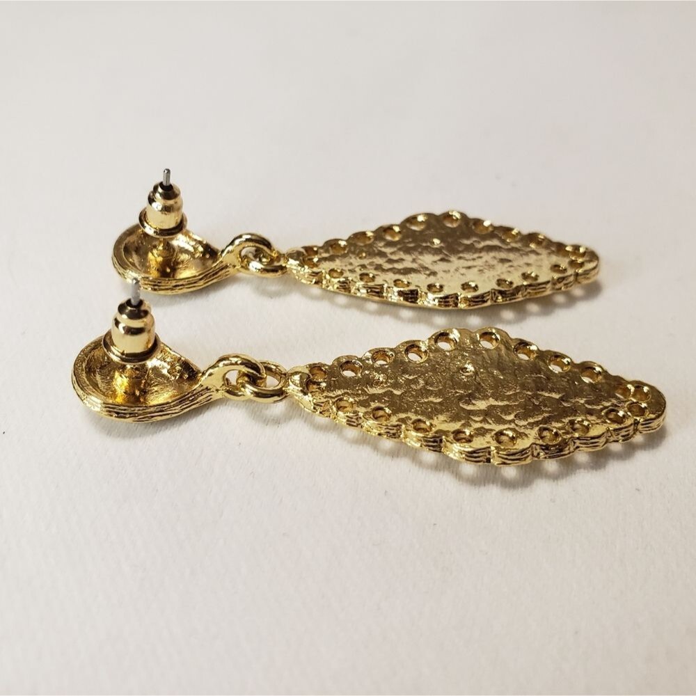 Mother of Pearl Diamond Shape Dangle Pierced Earrings - Picture 6 of 6